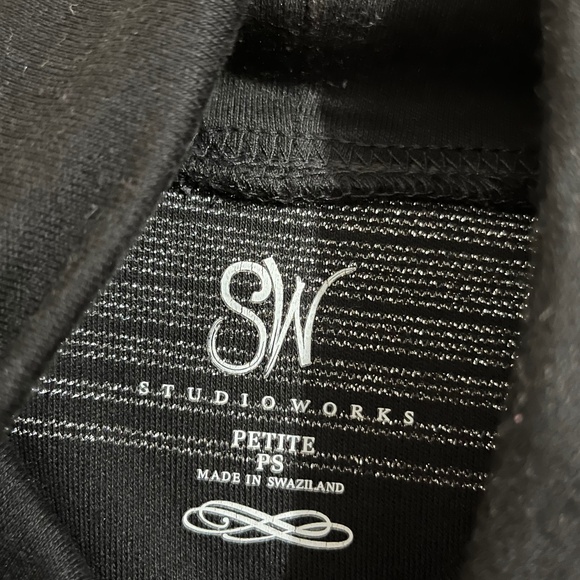Studio Works Women’s Black and Metallic Silver Turtleneck Sweater Sz-PS - Picture 3 of 4